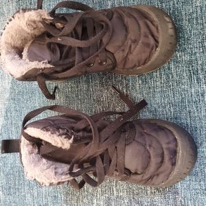 Black winter boots size T11